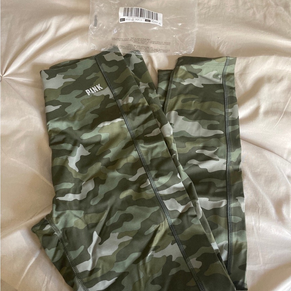 Camo Leggings with Pink Logo